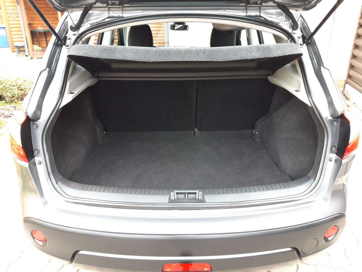 Nissan Qashqai 2012 — photo 7