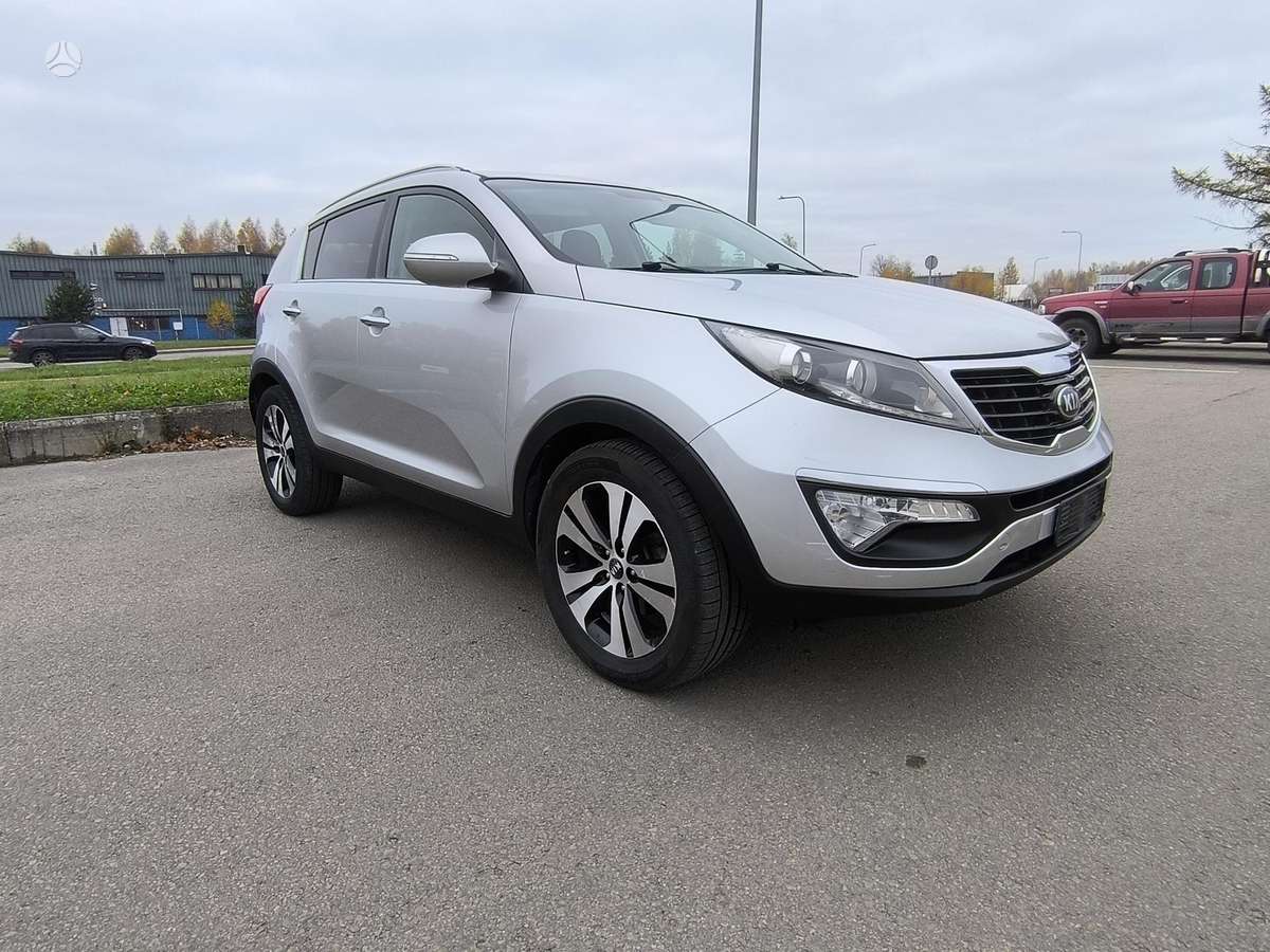 Kia Sportage 2013 — interior