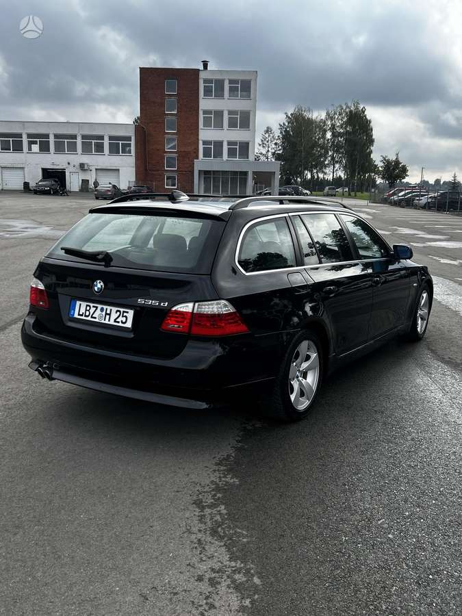 BMW 535 2008 — interior