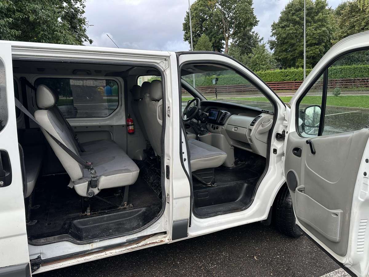 Opel Vivaro 2007 — photo 11