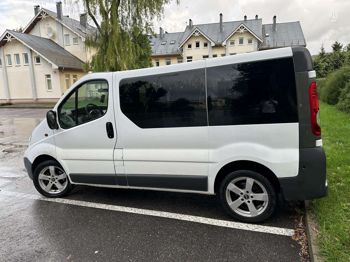 Opel Vivaro 2007 — photo 6