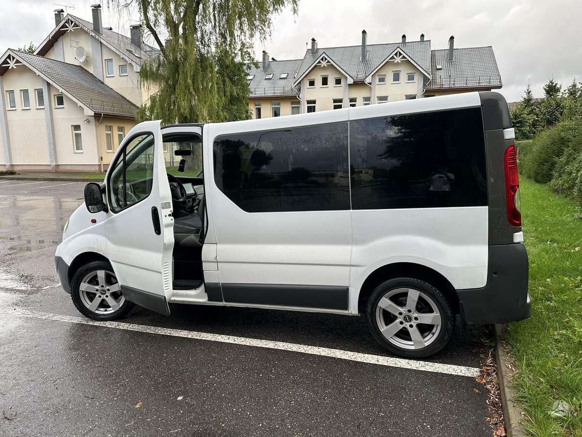 Opel Vivaro 2007 — photo 8