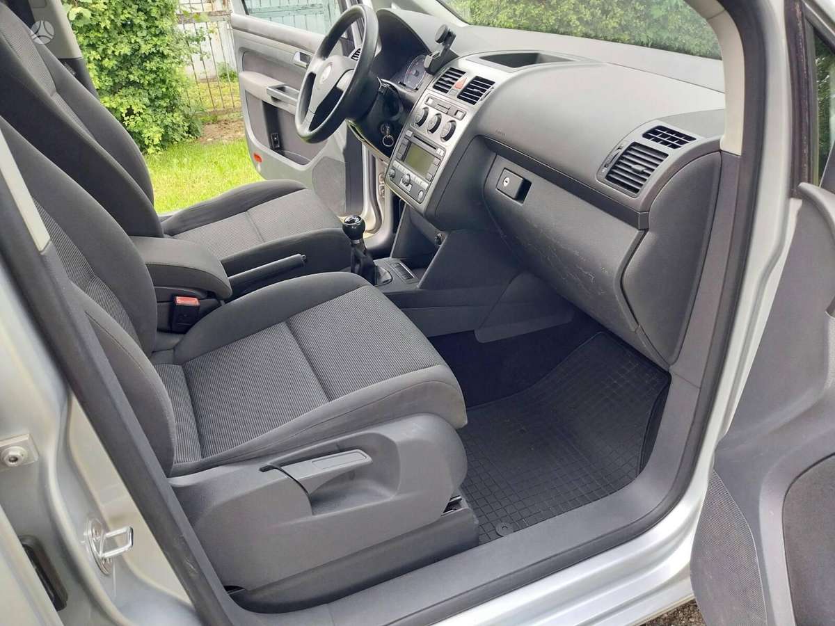 Volkswagen Touran 2007 — photo 11
