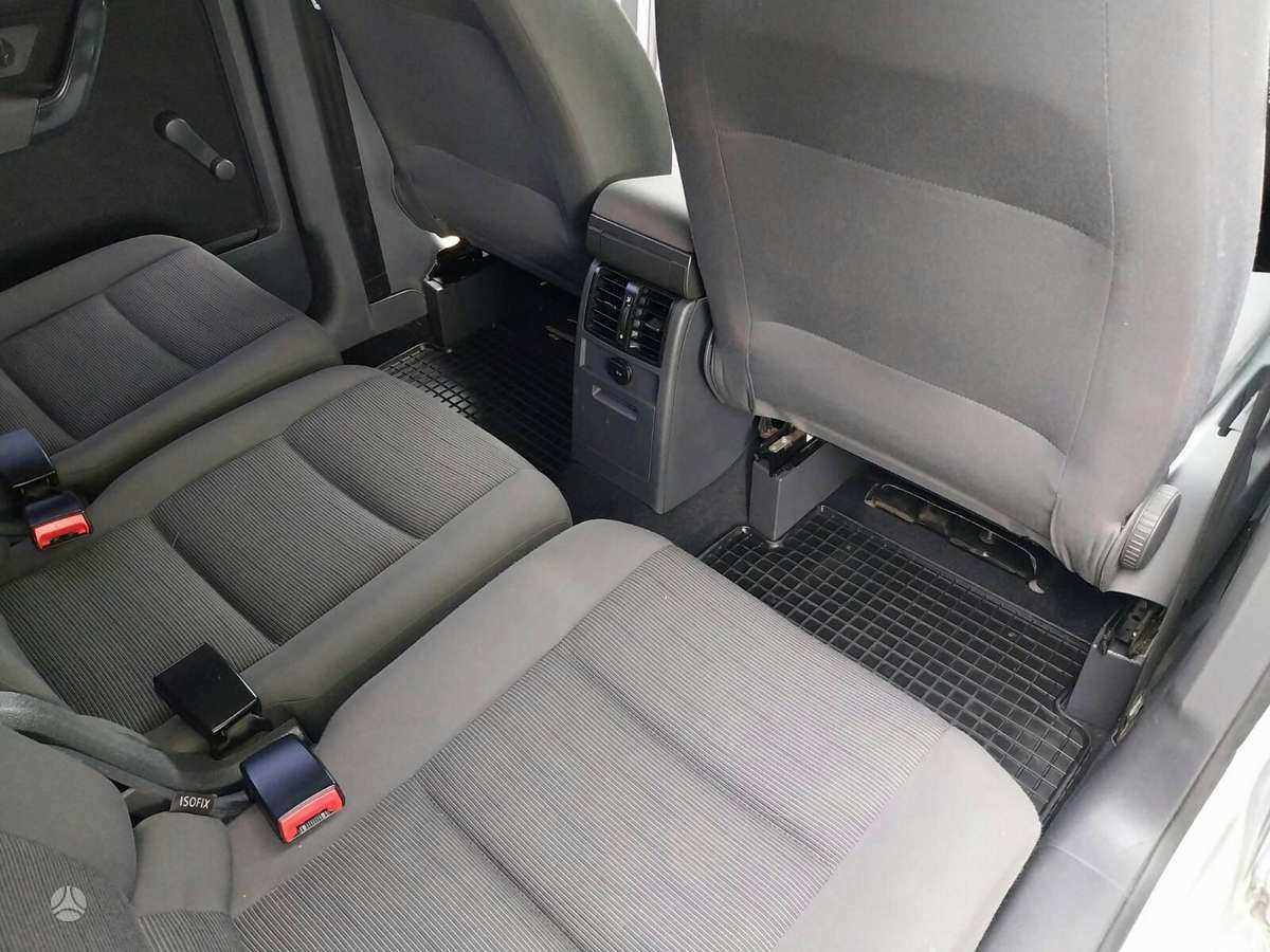 Volkswagen Touran 2007 — photo 12