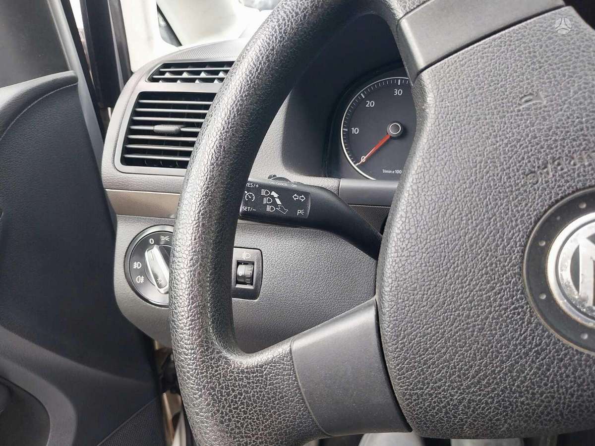 Volkswagen Touran 2007 — photo 15