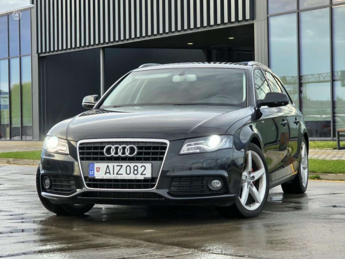 Audi A4 2010 — вигляд ззаду