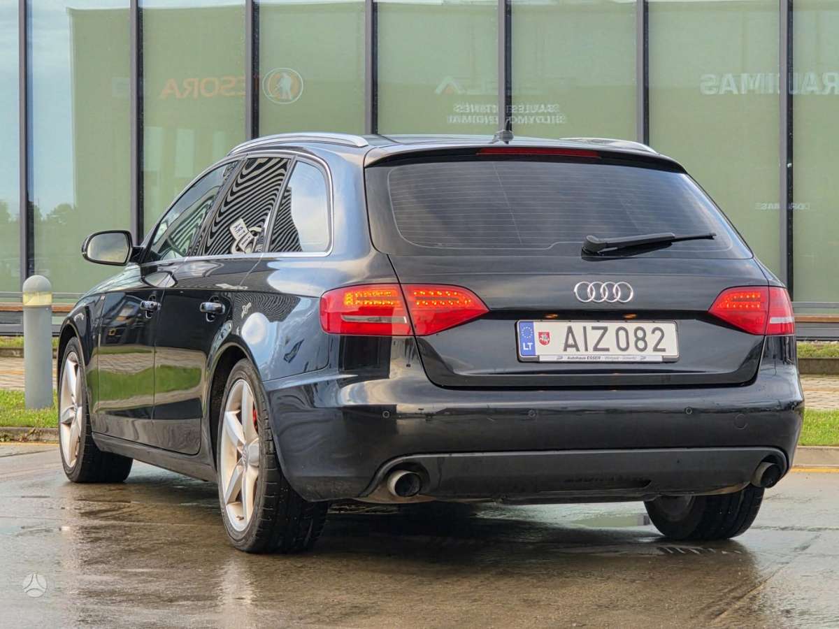 Audi A4 2010 — двигун 2000 cm³, 179 HP (132kW)