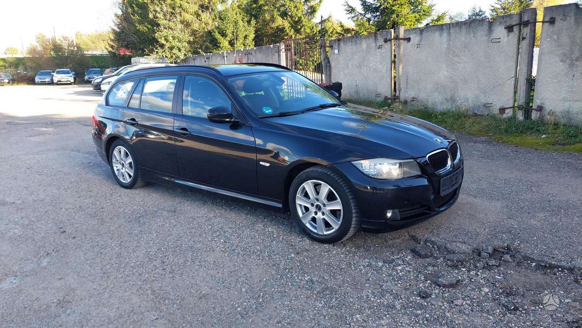 BMW 318 2010 — двигун 1995 cm³, 143 HP (105kW)
