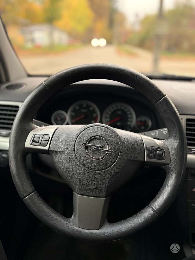 Opel Vectra 2008 — photo 13