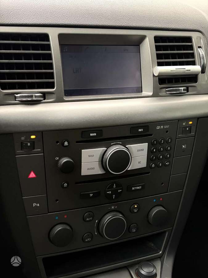 Opel Vectra 2008 — photo 19