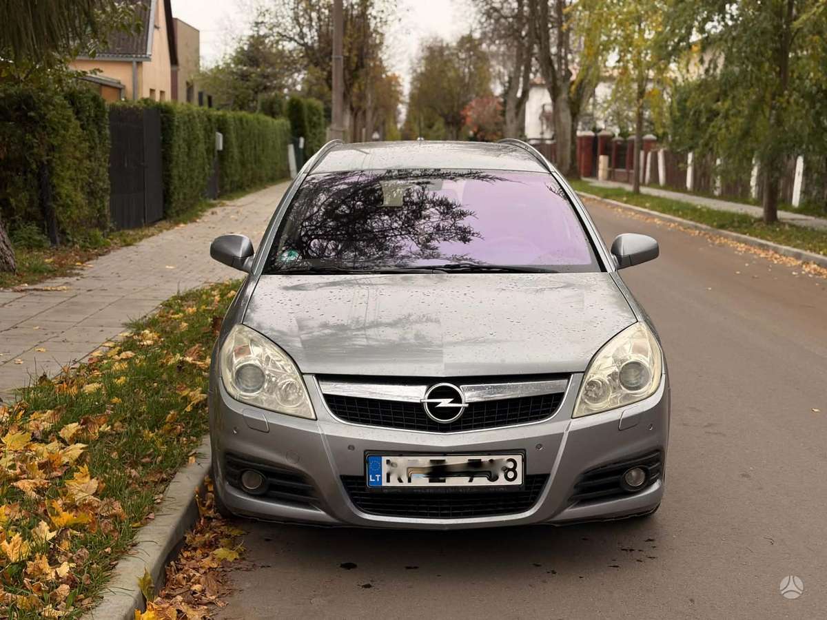 Opel Vectra 2008 — rear view