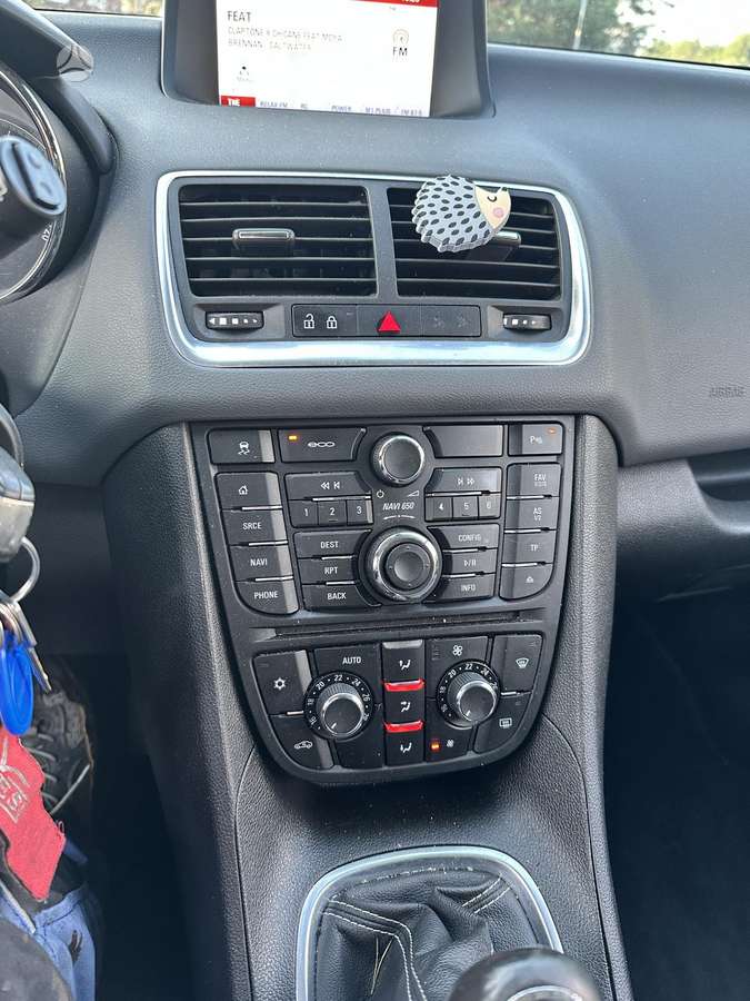 Opel Meriva 2014 — photo 11