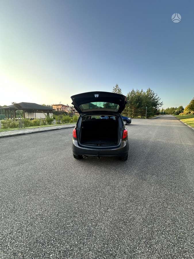 Opel Meriva 2014 — engine 1598 cm³, 110 HP (81kW)