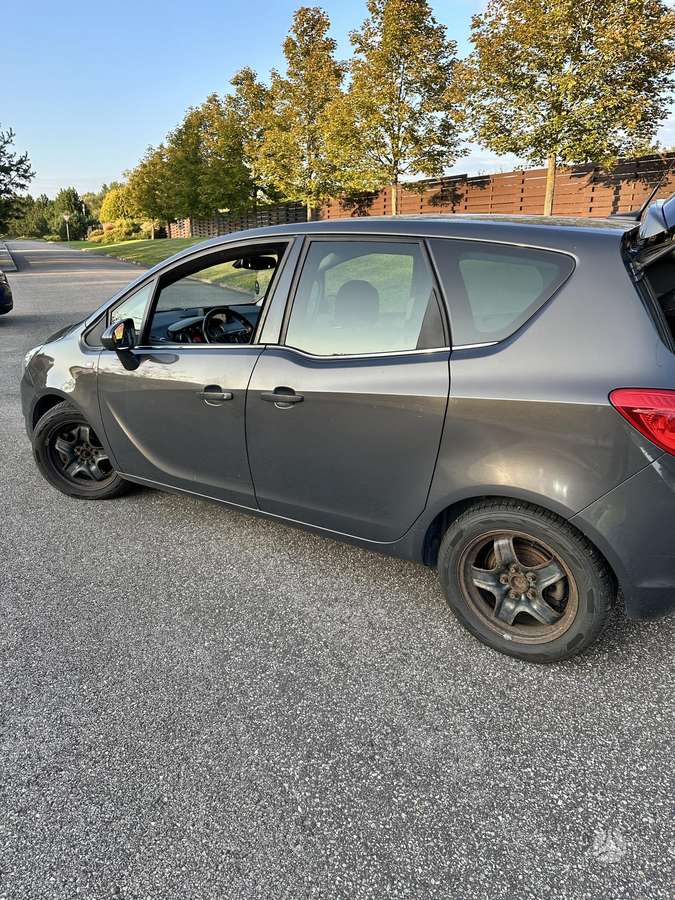 Opel Meriva 2014 — photo 6