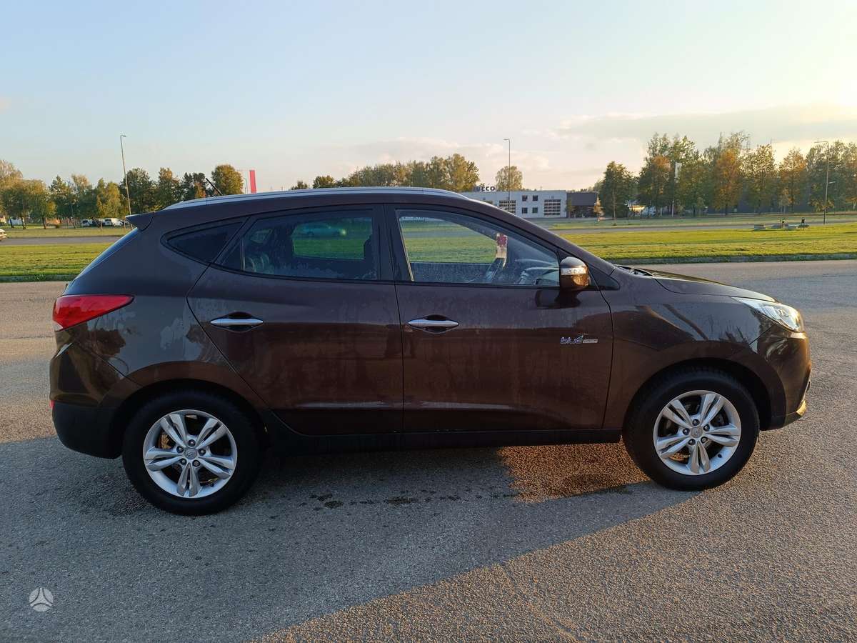 Hyundai ix35 2011 — photo 8