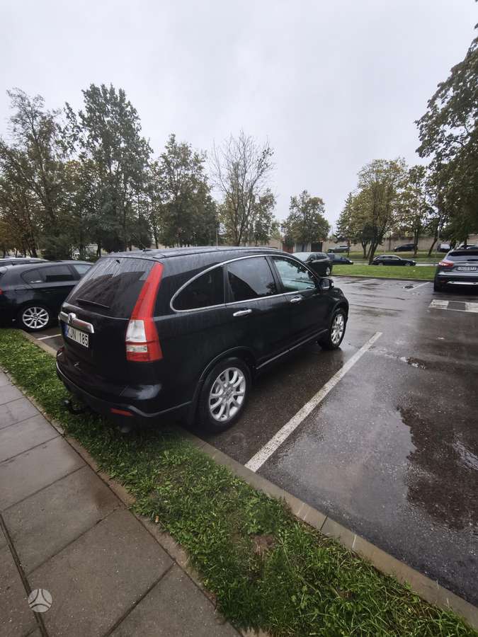 Honda CR-V 2008 — rear view