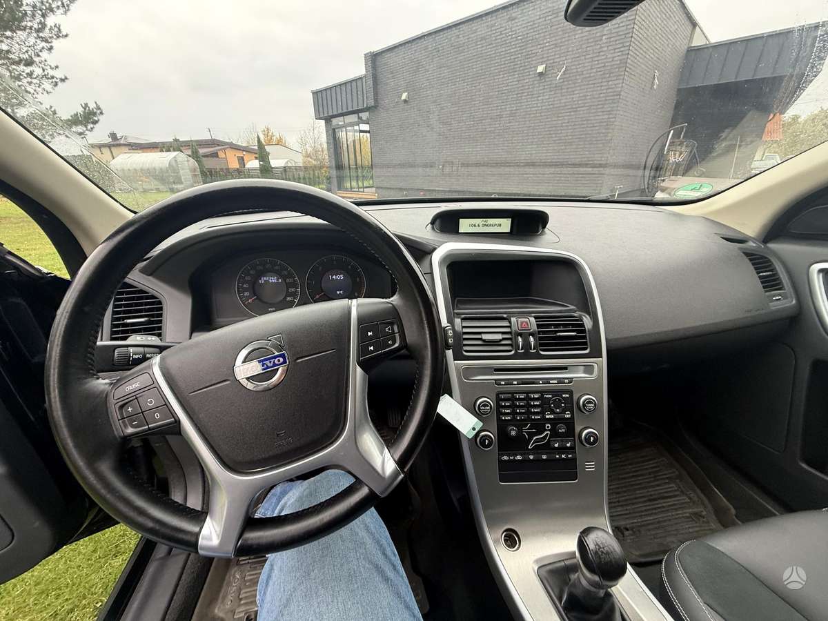 Volvo XC60 2009 — photo 12