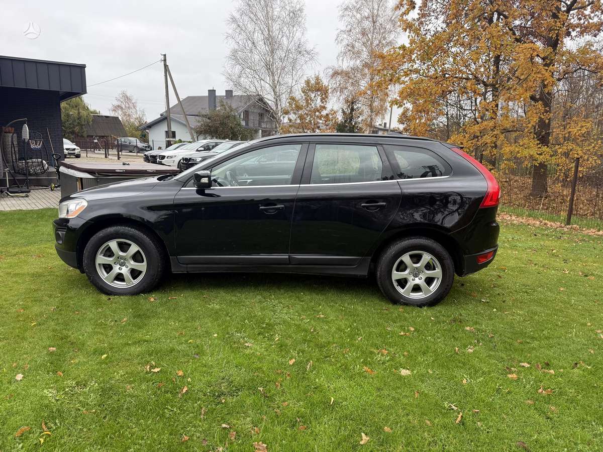 Volvo XC60 2009 — engine 2400 cm³, 175 HP (129kW)