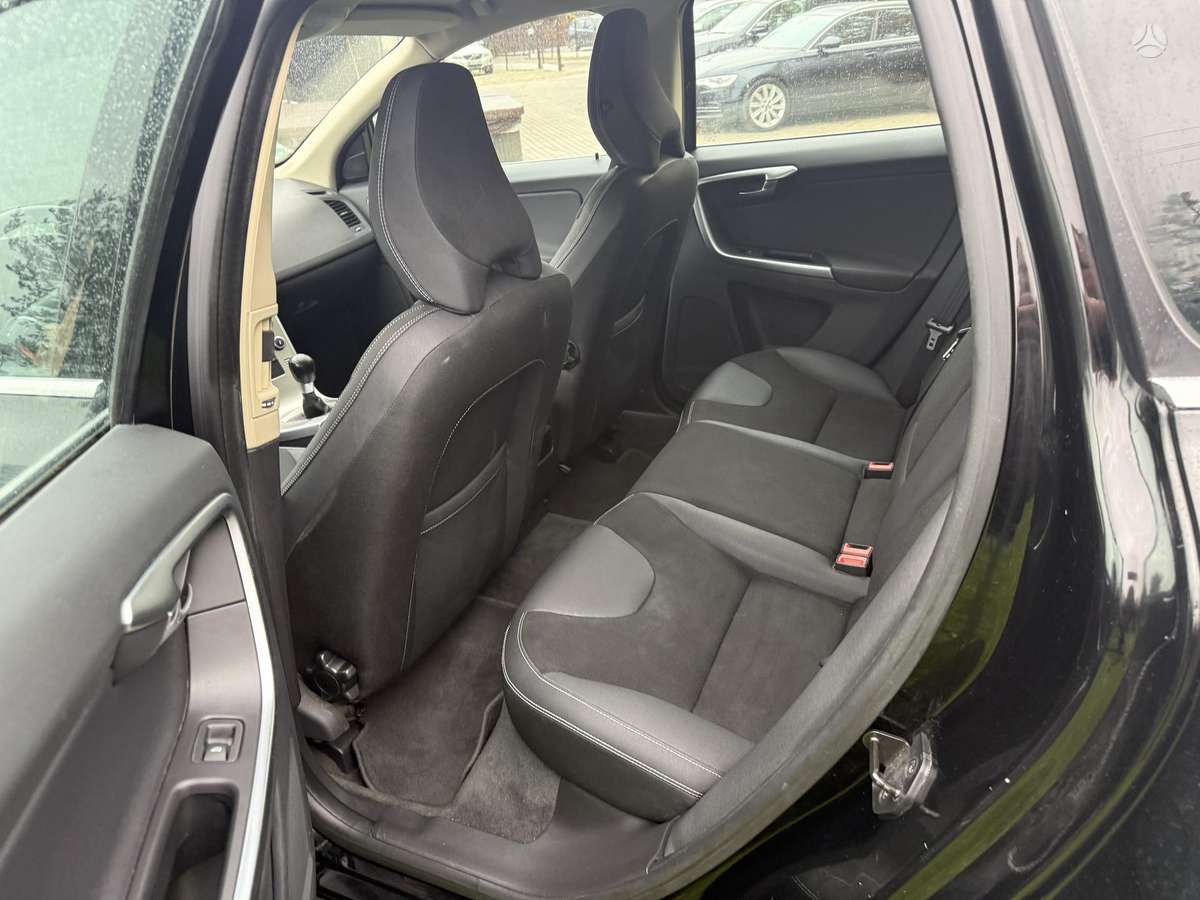 Volvo XC60 2009 — photo 9