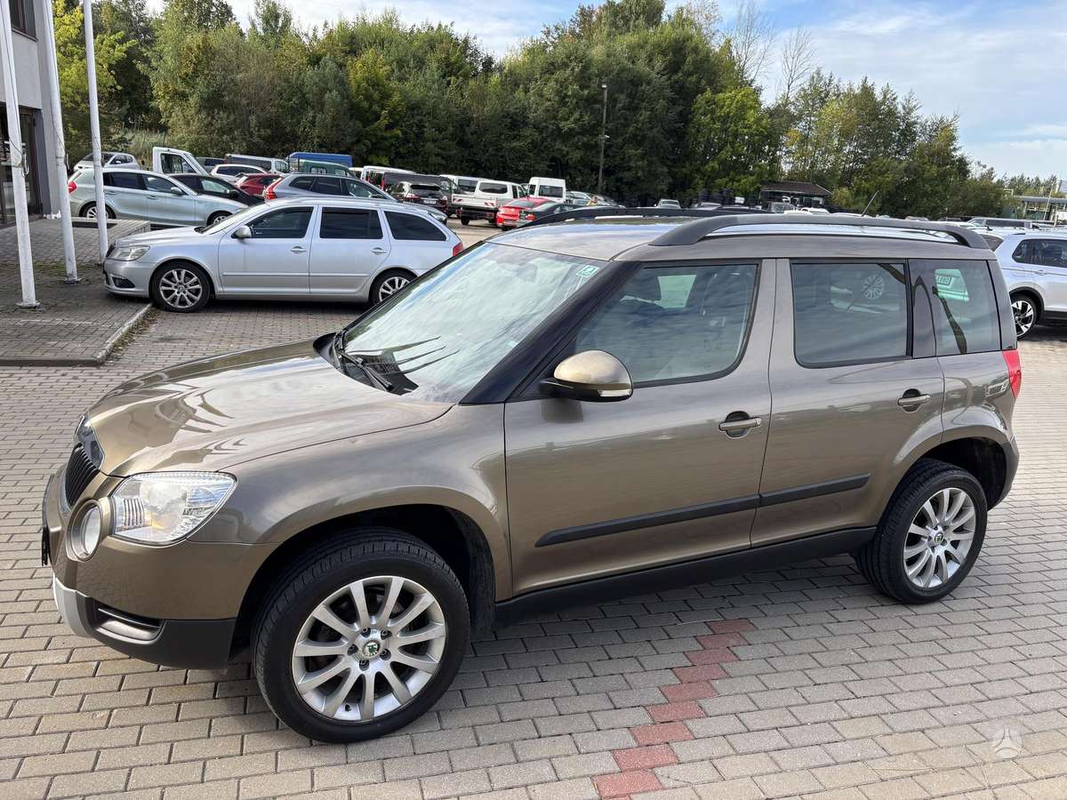 Skoda Yeti 2011 — вигляд ззаду