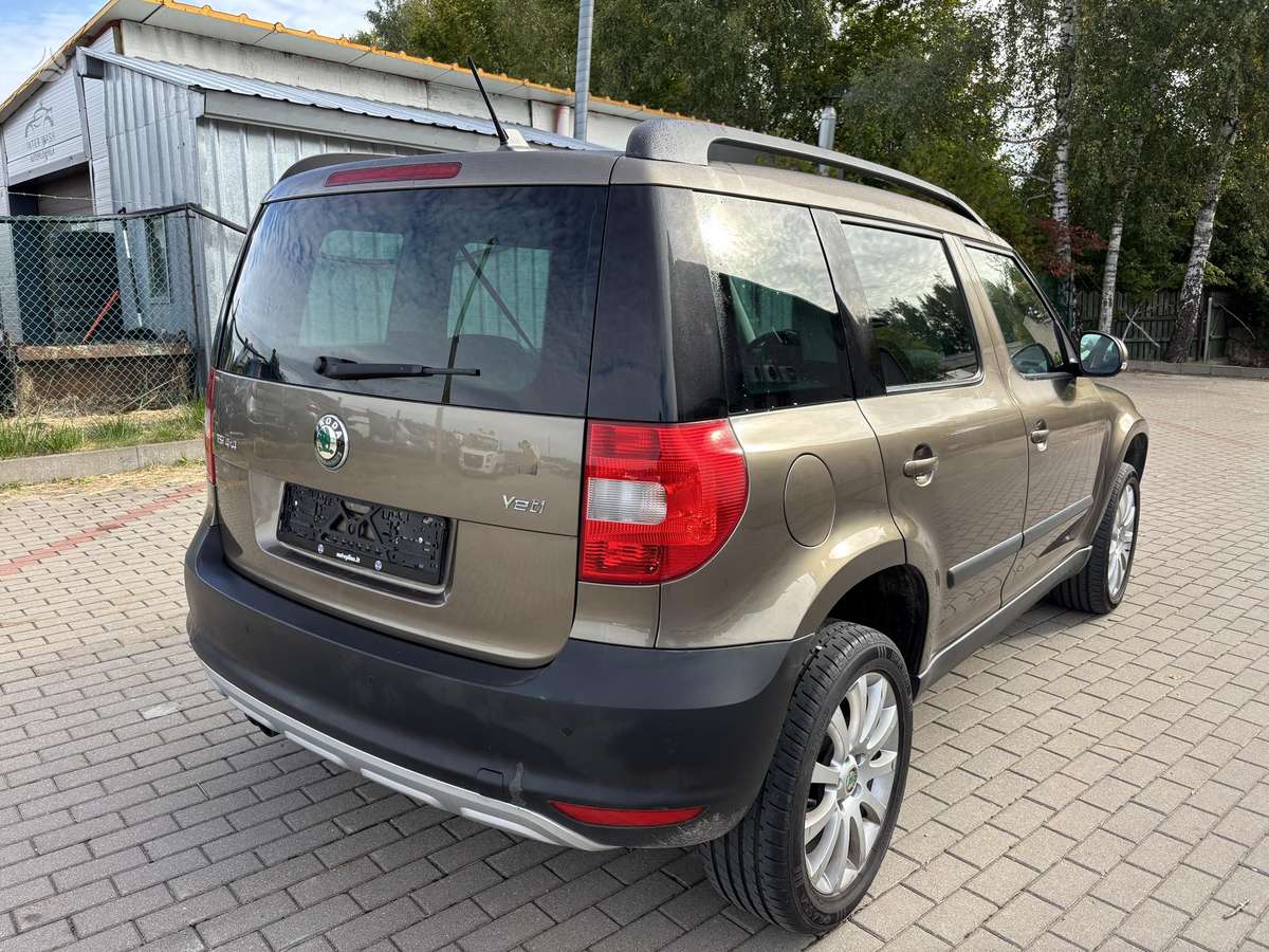 Skoda Yeti 2011 — салон
