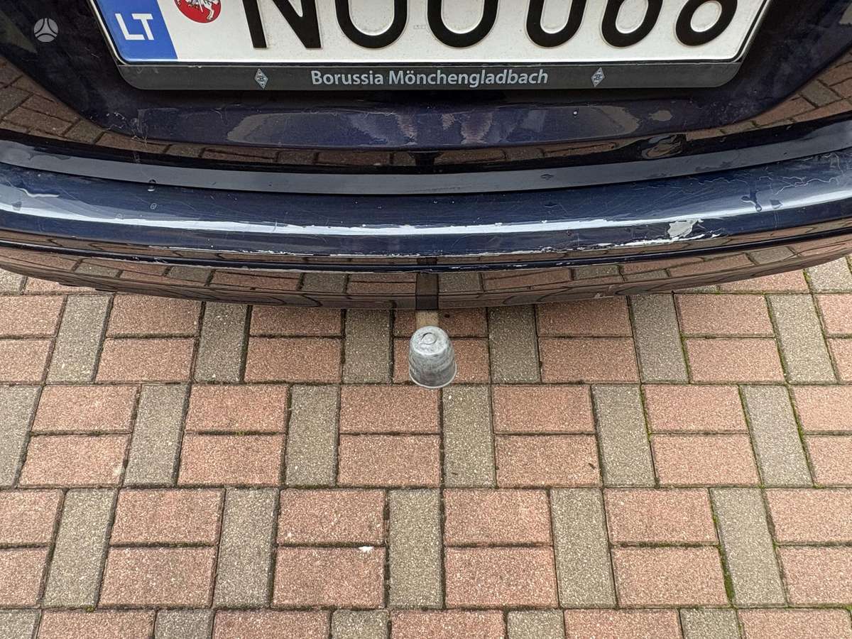 Mercedes-Benz C200 2010 — photo 18