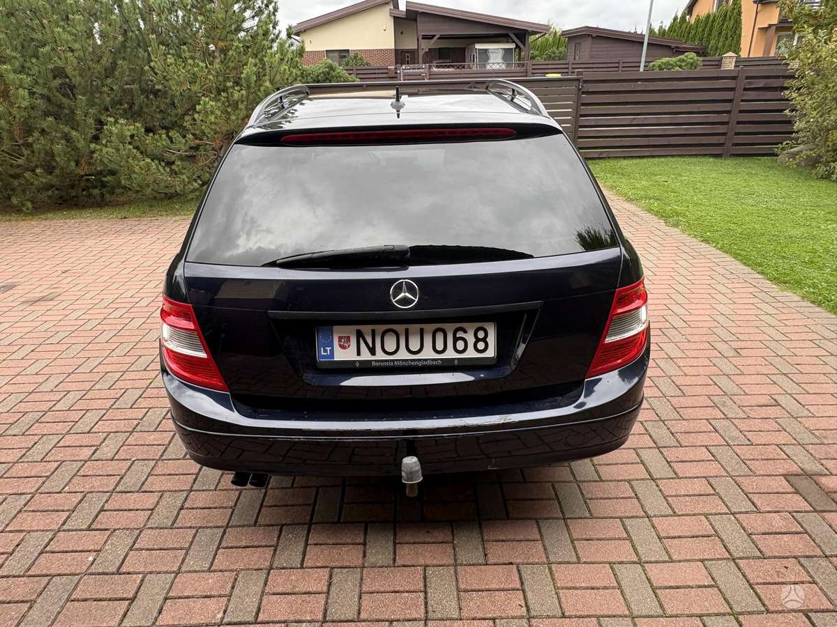 Mercedes-Benz C200 2010 — engine 2143 cm³, 136 HP (100kW)