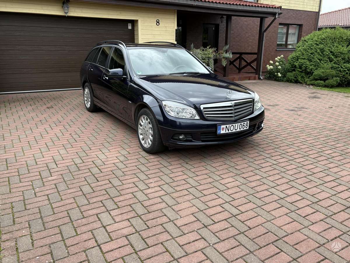 Mercedes-Benz C200 2010 — photo 7