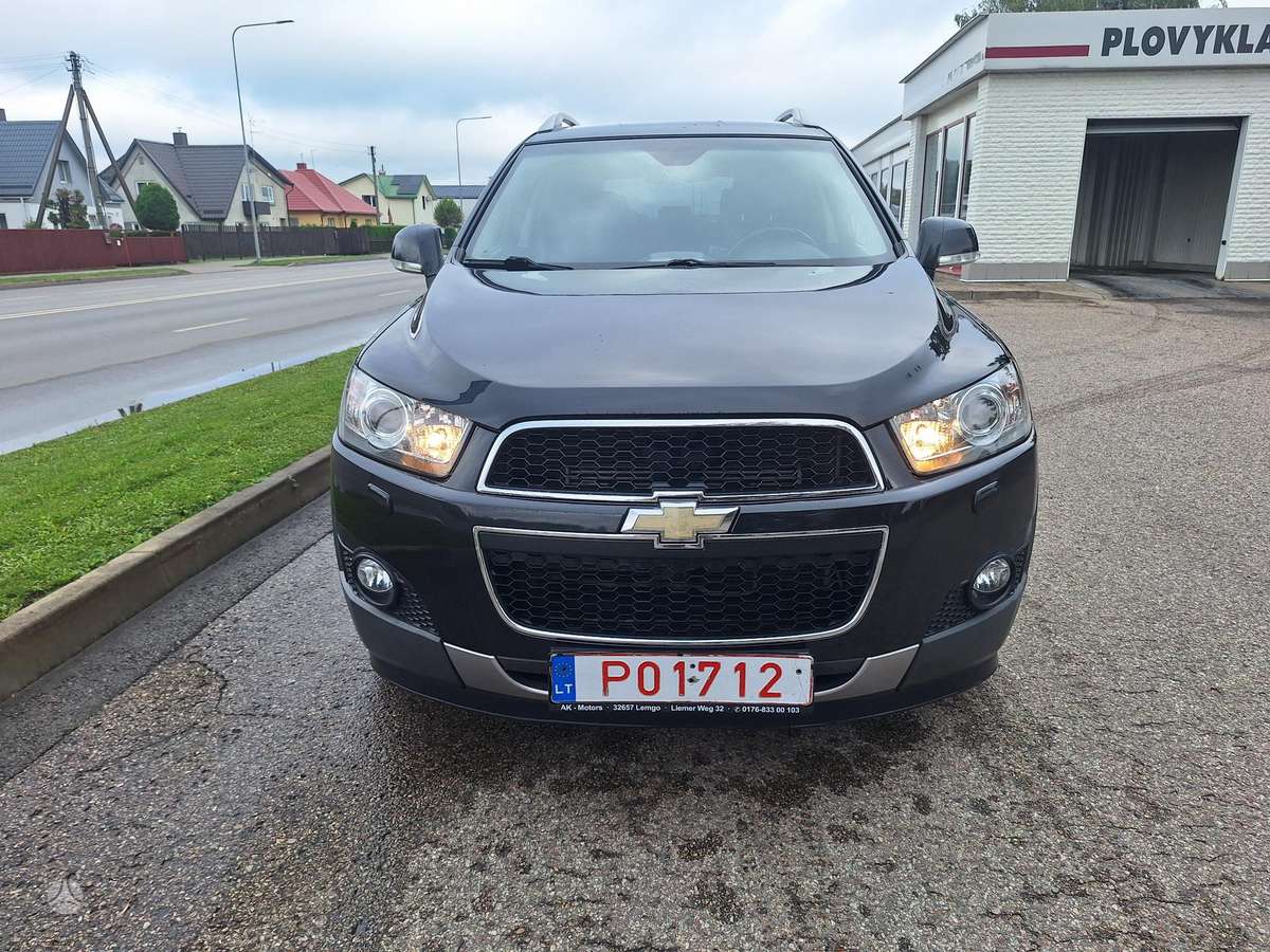 Chevrolet Captiva 2011 — interior