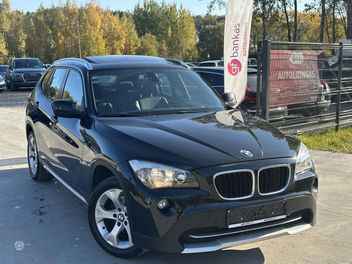 BMW X1 2011 — вигляд ззаду
