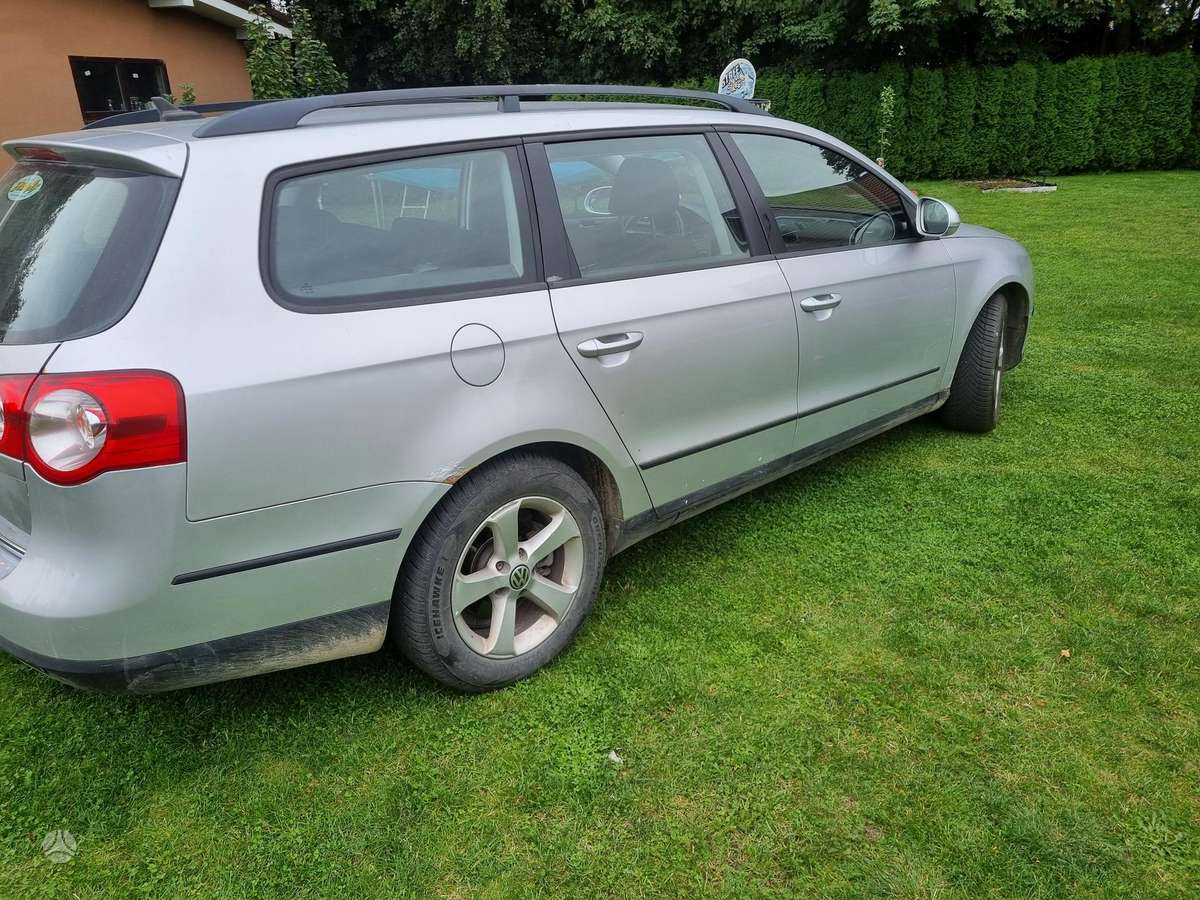 Volkswagen Passat 2008 — rear view
