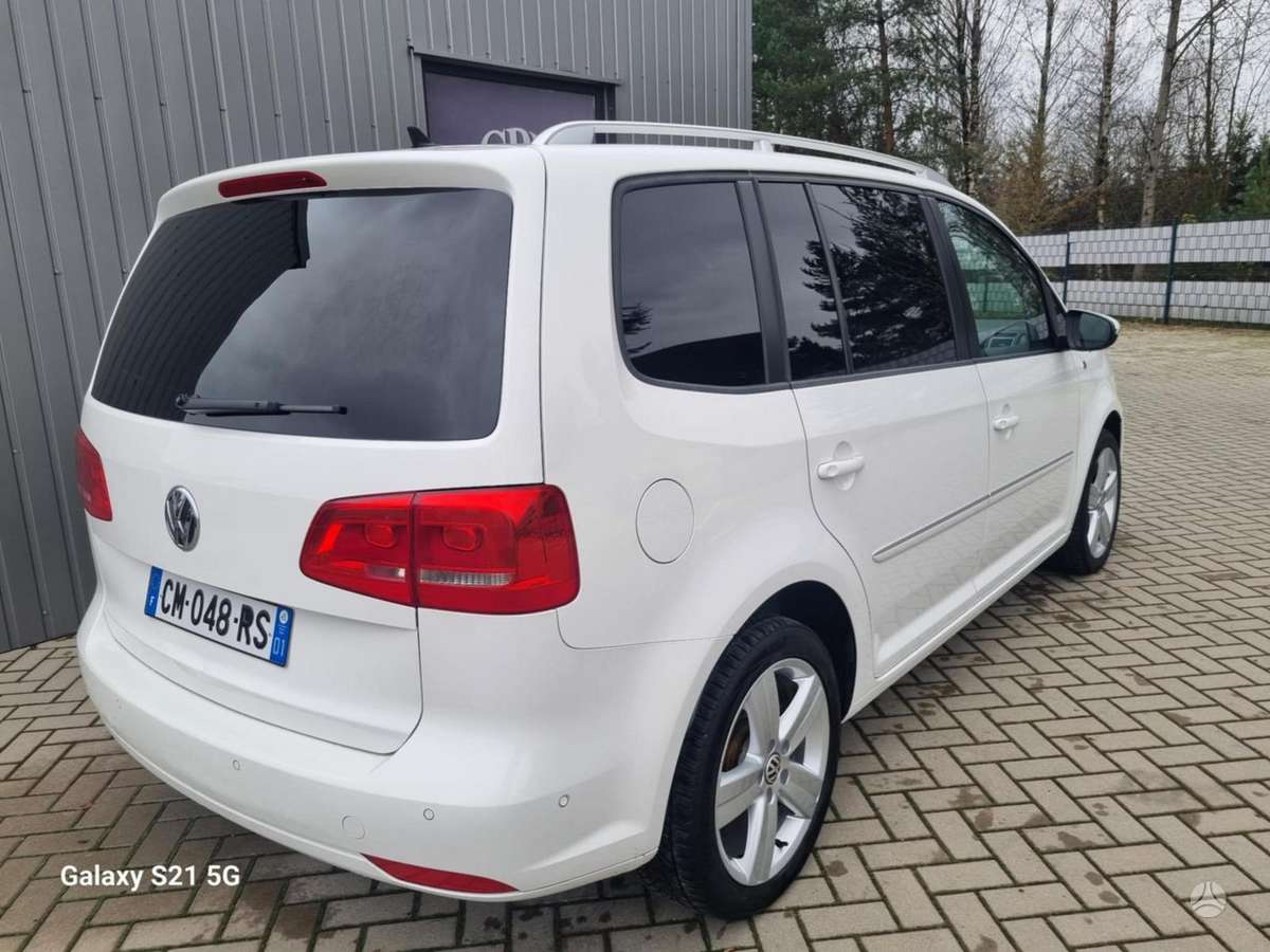 Volkswagen Touran 2012 — engine 2000 cm³, 170 HP (125kW)