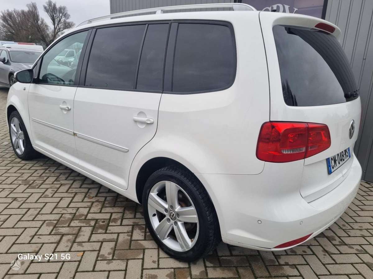 Volkswagen Touran 2012 — photo 6