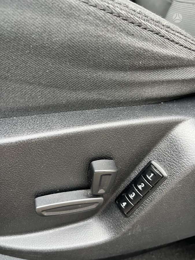 Ford S-MAX 2010 — photo 13