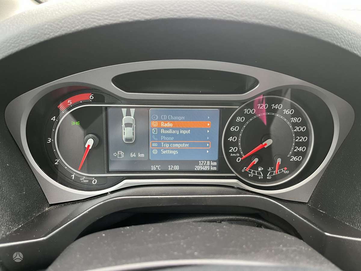 Ford S-MAX 2010 — photo 14