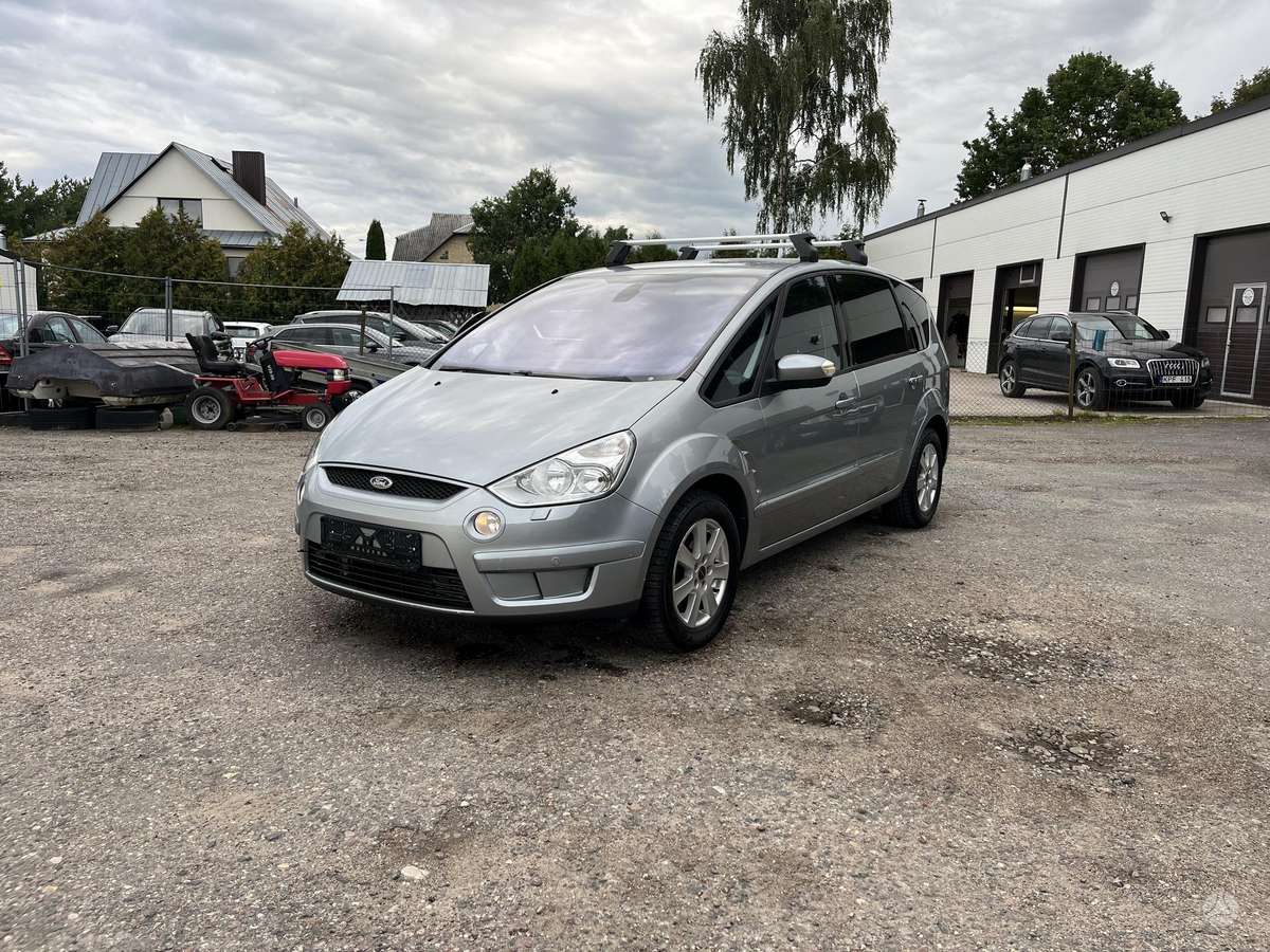 Ford S-MAX 2010 — interior