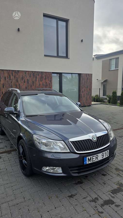 Skoda Octavia 2010 — салон