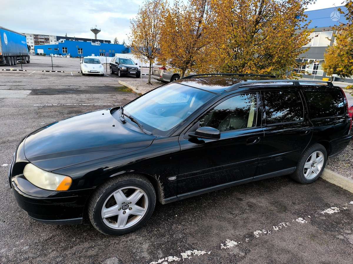 Volvo V70 2006 — двигун 2401 cm³, 126 HP (93kW)