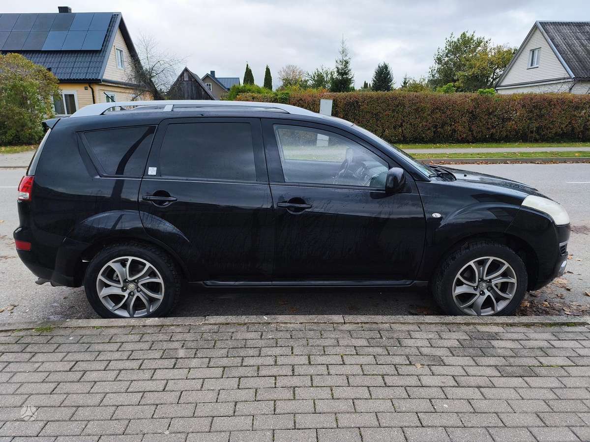 Citroen C-Crosser 2009 — двигун 2179 cm³, 156 HP (115kW)
