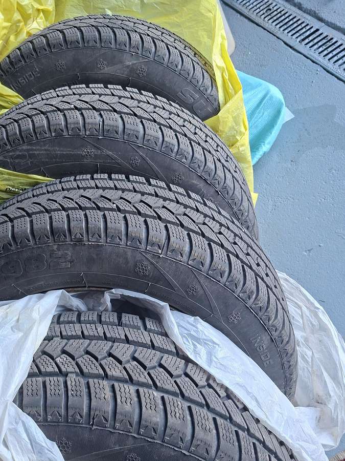 Volvo V70 2010 — photo 17