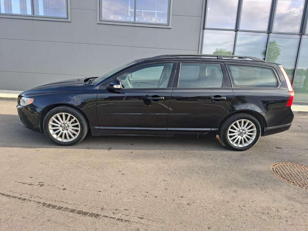 Volvo V70 2010 — photo 5