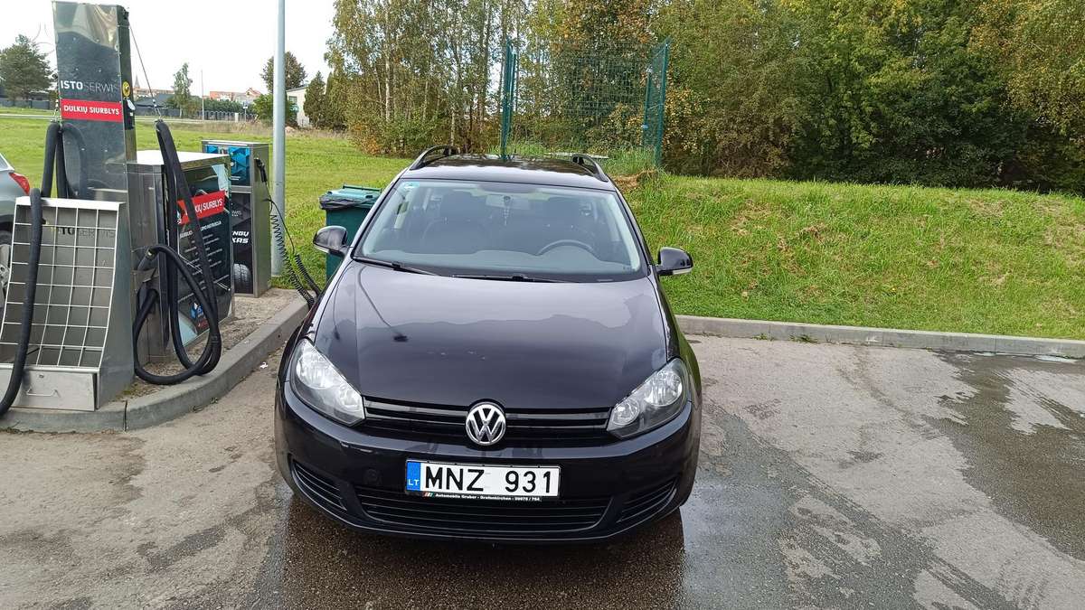 Volkswagen Golf 2012 — interior