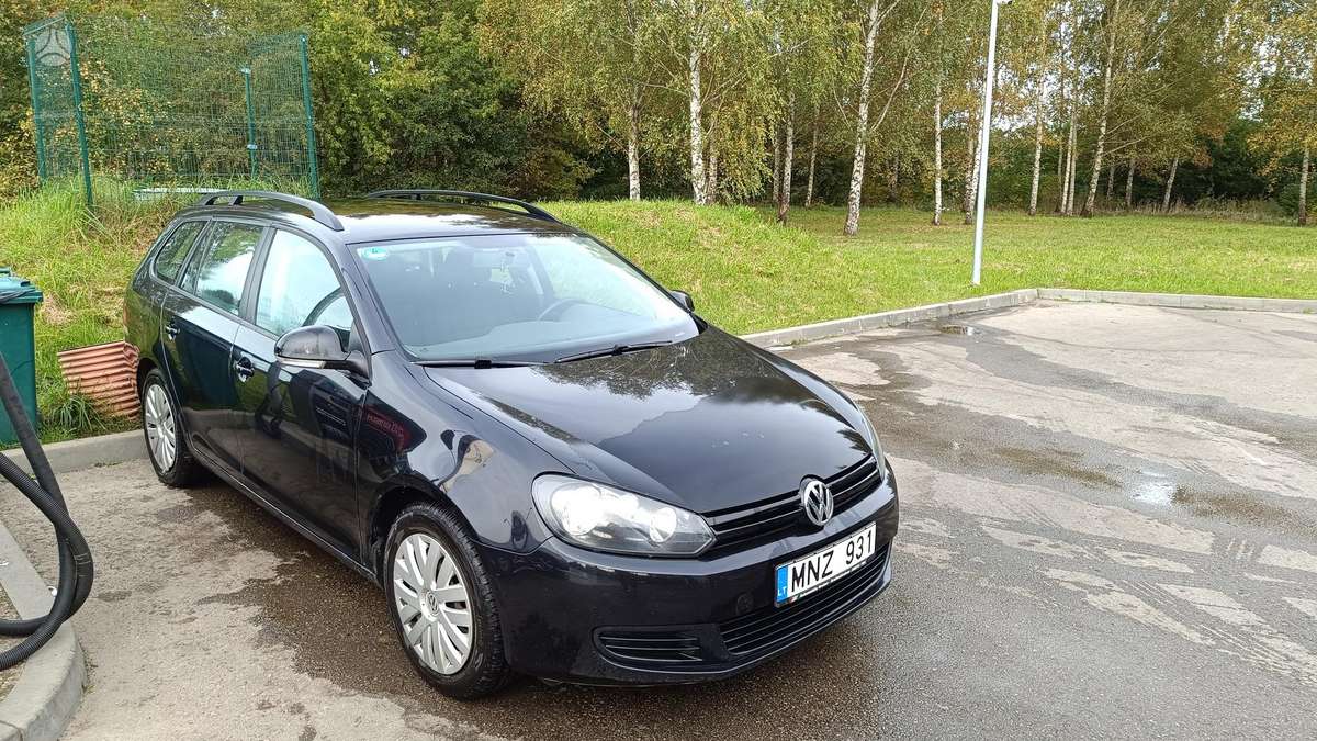 Volkswagen Golf 2012 — engine 1598 cm³, 105 HP (77kW)