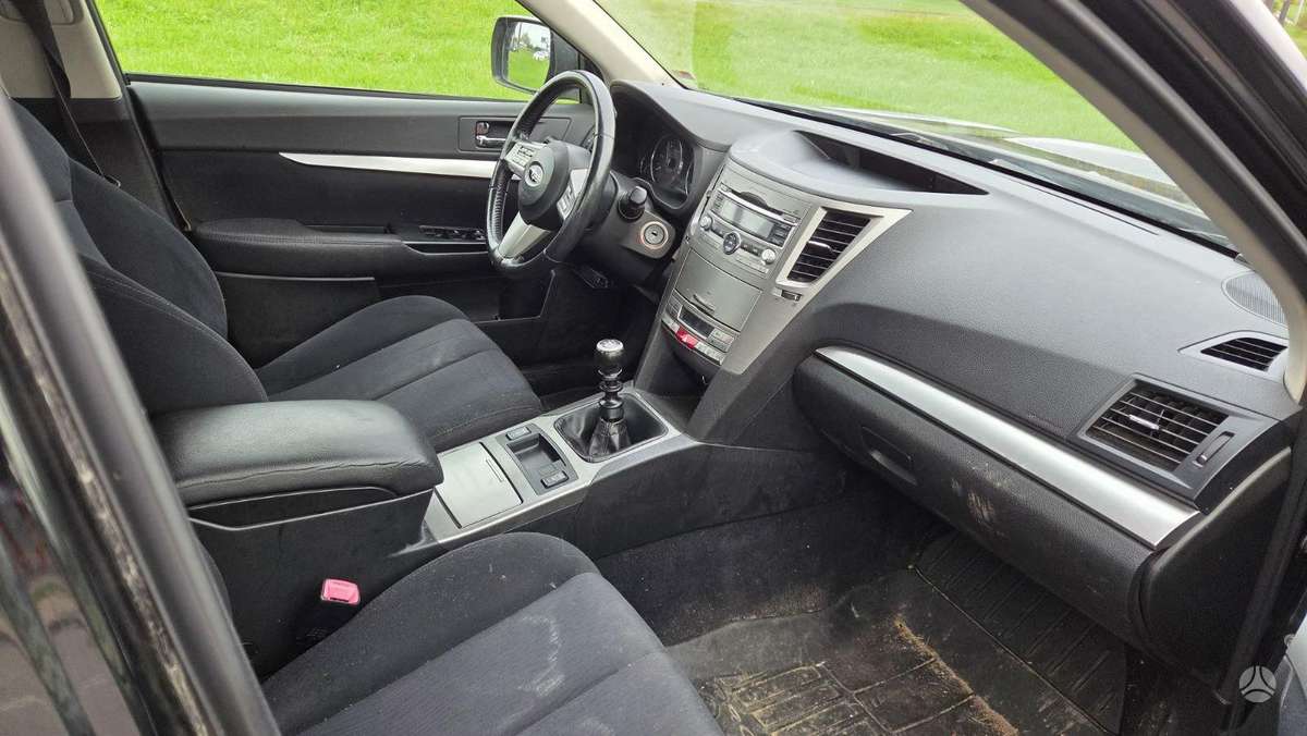 Subaru Outback 2010 — photo 5