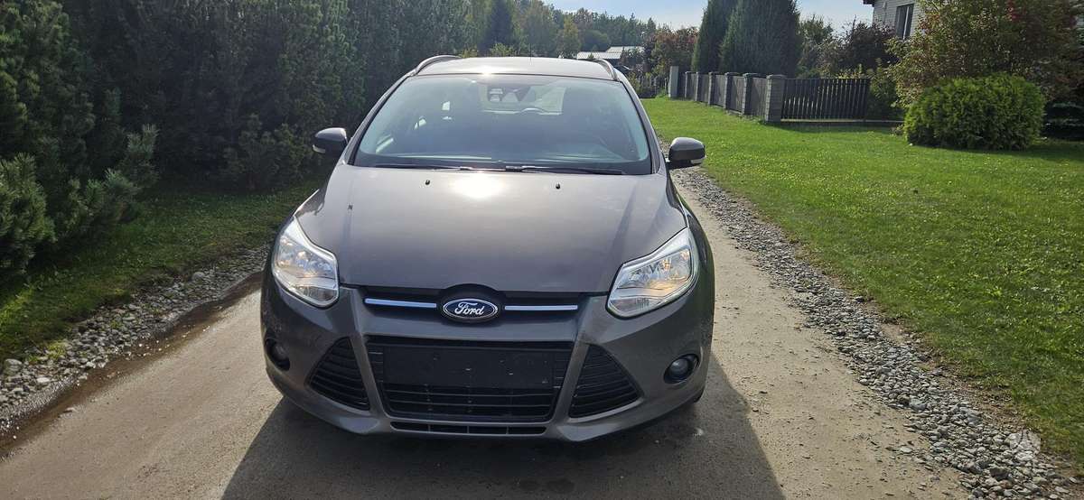 Ford Focus 2012 — вигляд ззаду