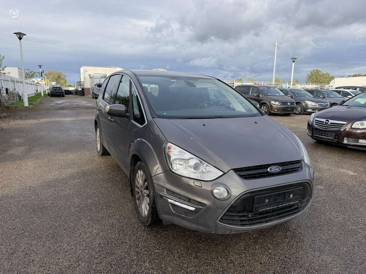 Ford S-MAX 2012 — салон