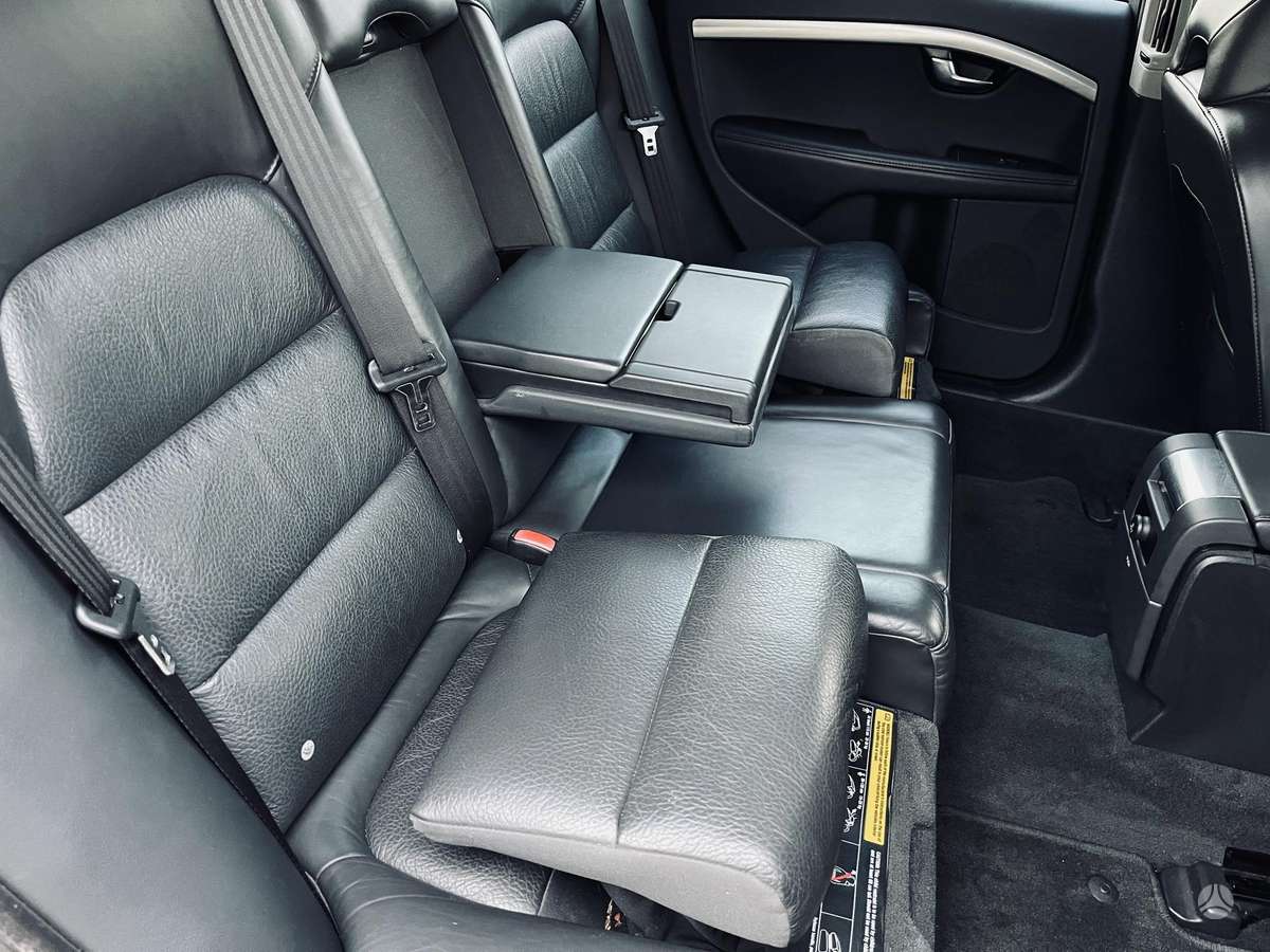Volvo V70 2012 — photo 12