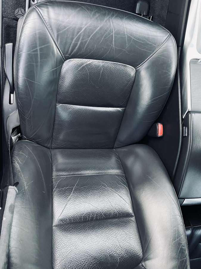 Volvo V70 2012 — photo 16