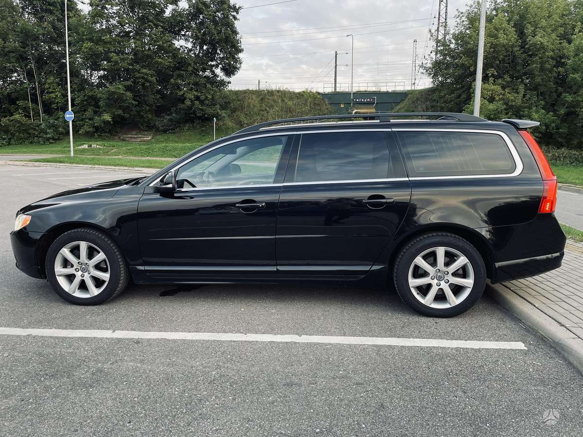 Volvo V70 2012 — photo 19