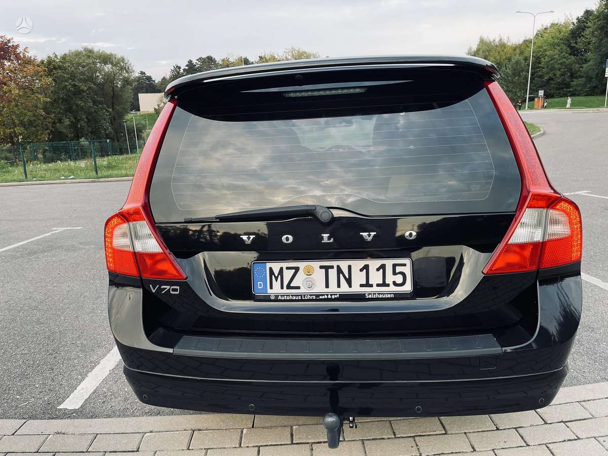 Volvo V70 2012 — photo 7